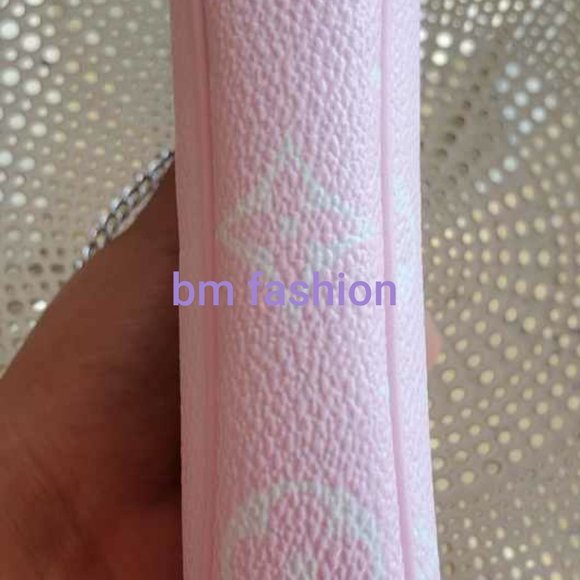 Louis Vuitton Escale Mini Pochette - Picture 5 of 6